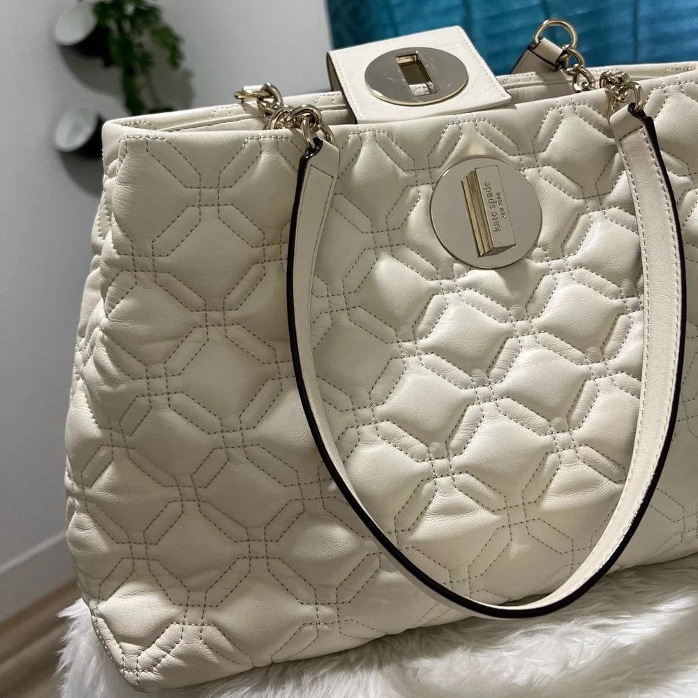 KATE SPADE White & Gold Chain Shoulder Bag